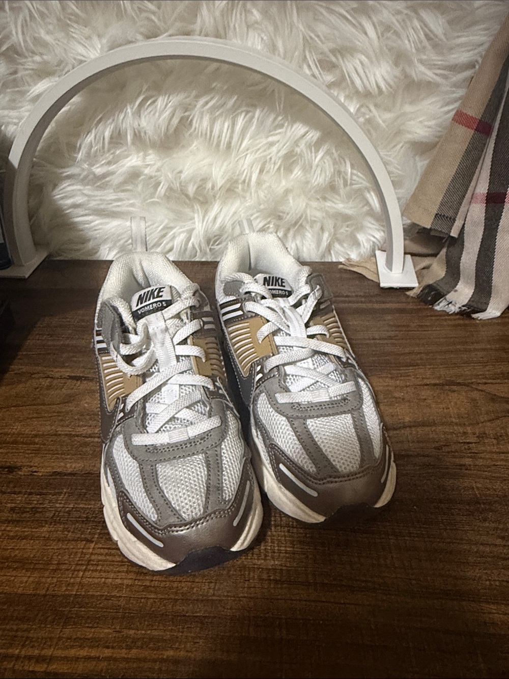 Nike Women's Gray and Tan Athletic Running Shoes